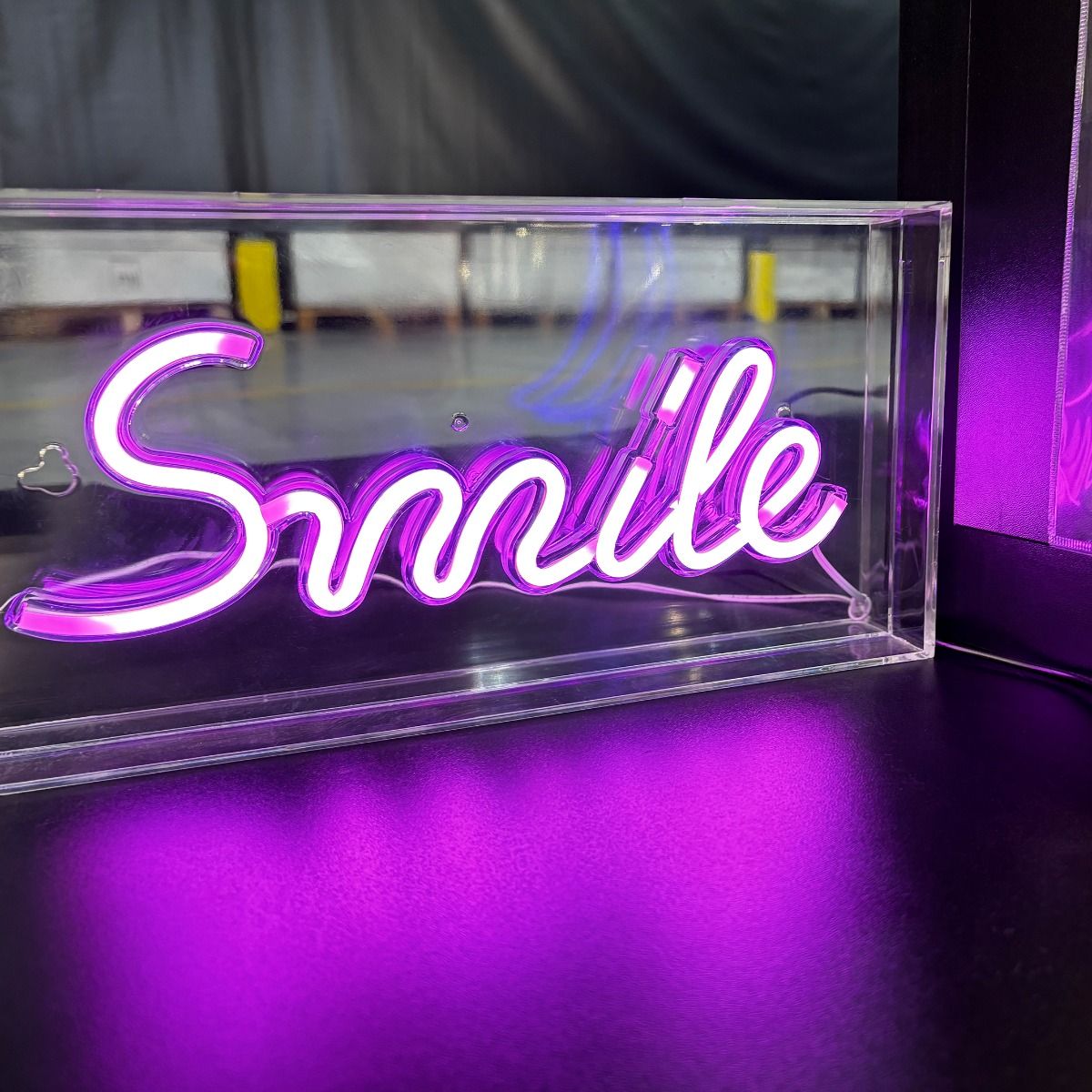 FM-NLB46 NEON SMILE LED