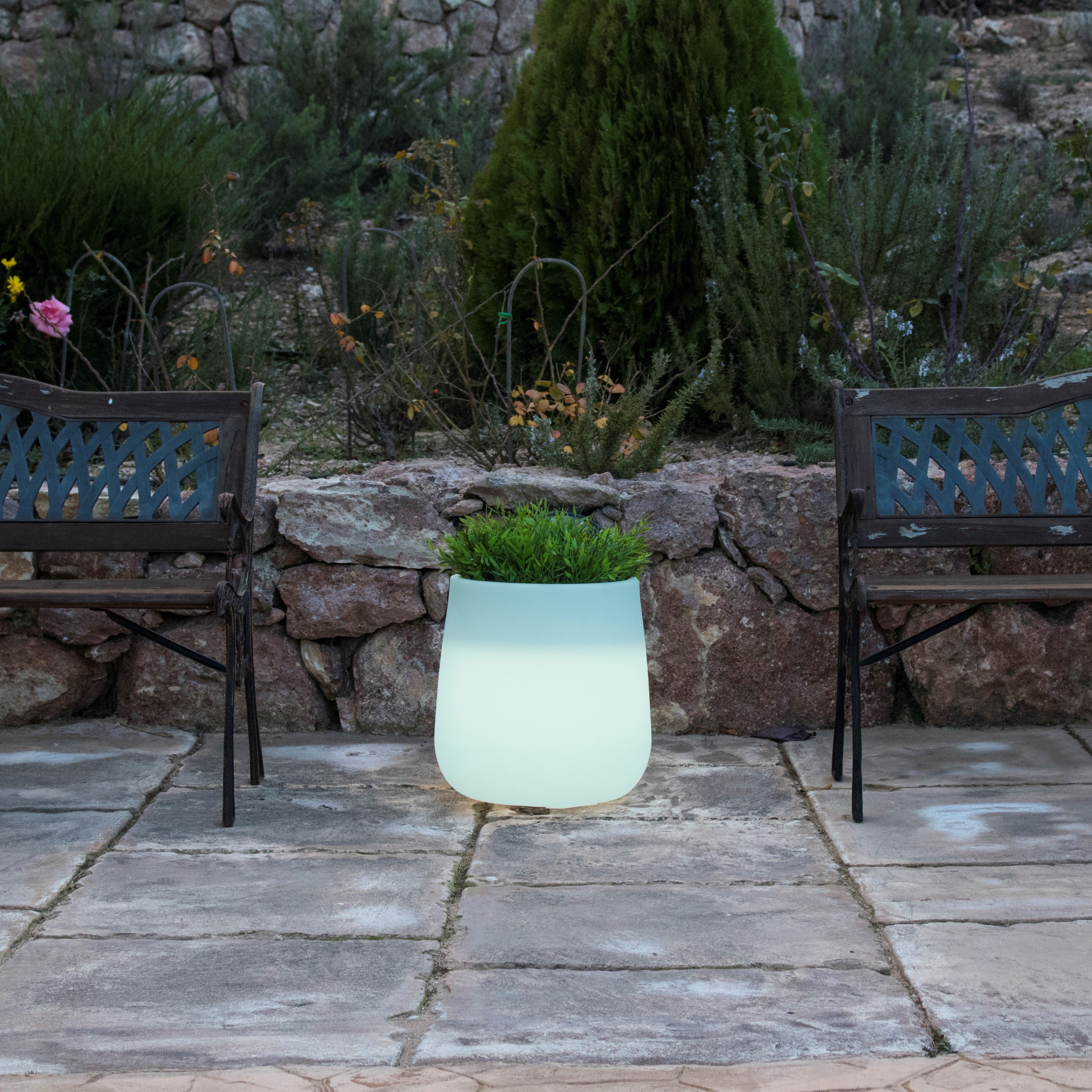 Doniczka solarna CAMELIA 40 LED RGB 3288