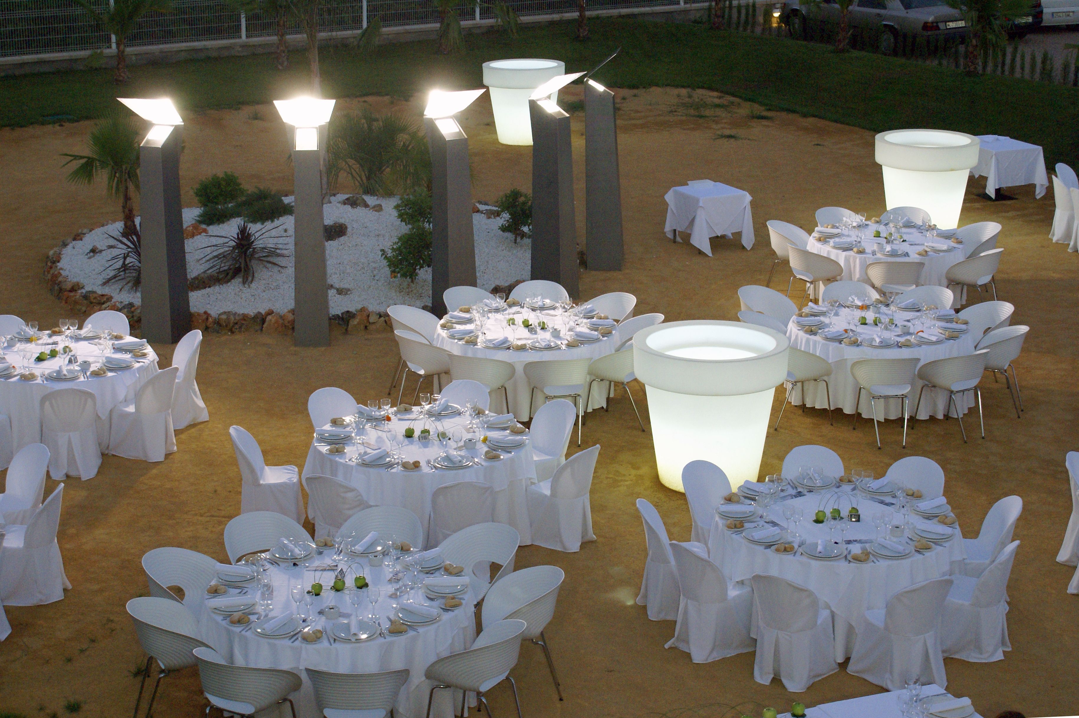 Doniczka solarna MAGNOLIA 160 LED 3264