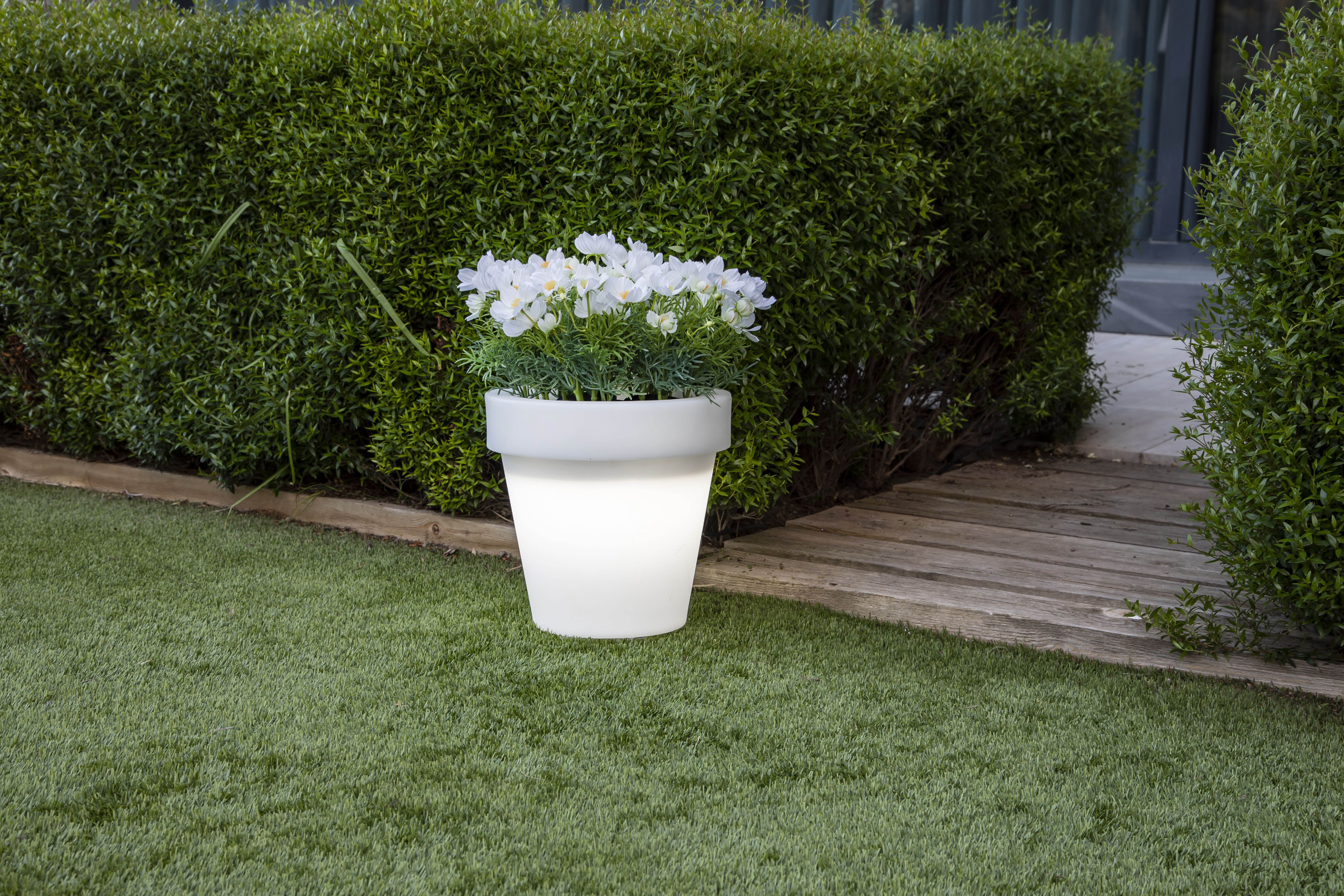 Doniczka solarna MAGNOLIA 45 LED RGB 3331