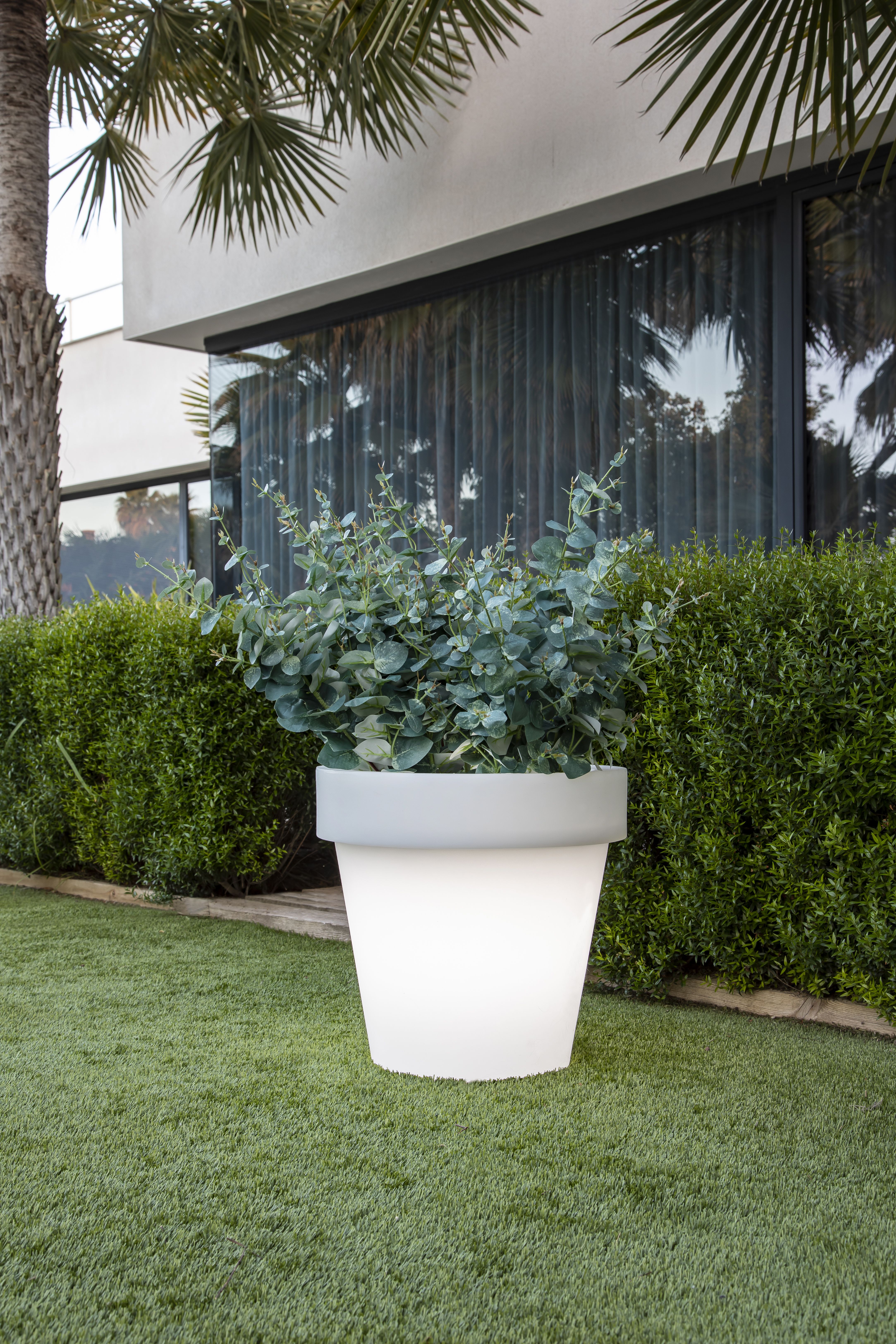 Doniczka solarna MAGNOLIA 60 LED RGB 3333